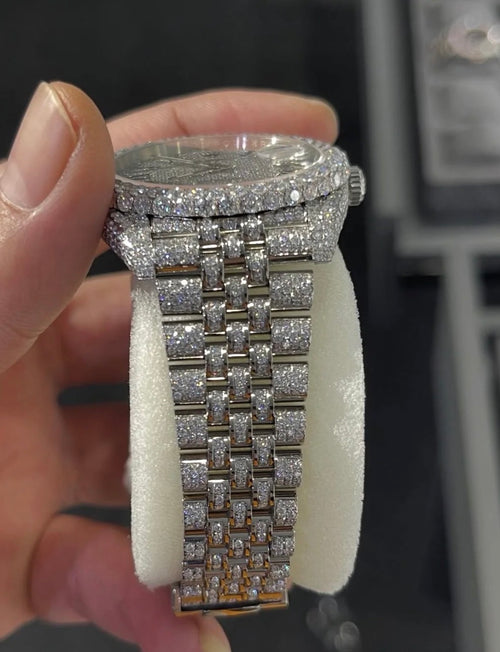 VVS-1 Diamond Watch (Does Arrive With Logo)
