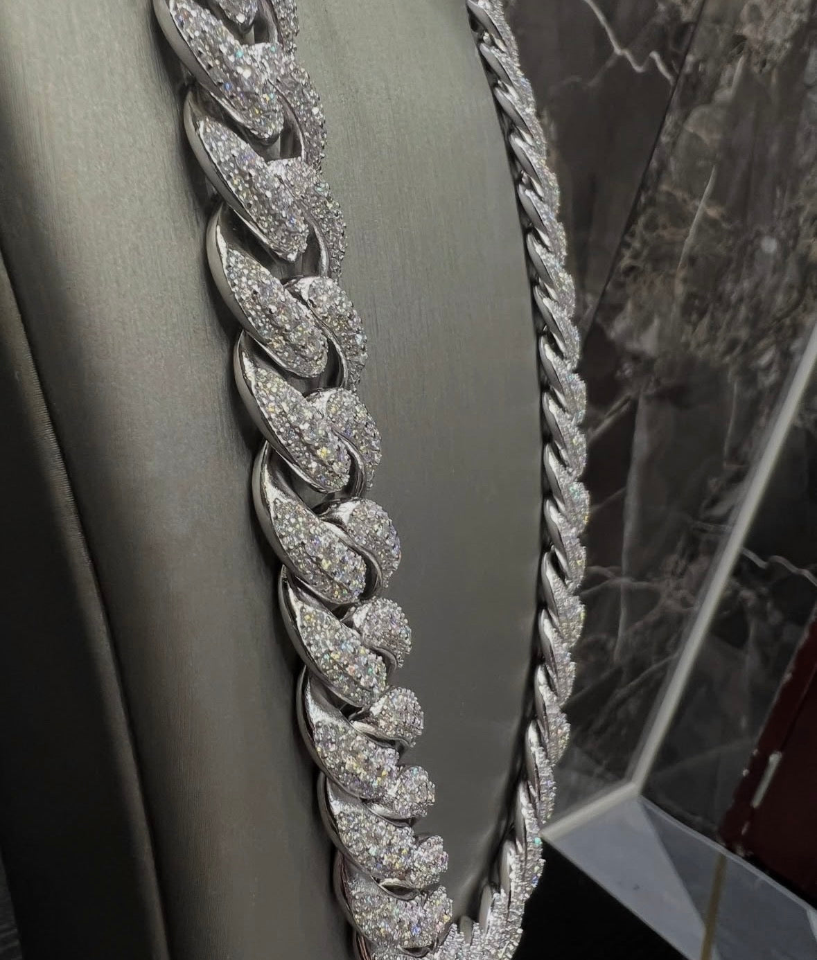 VVS-1 Moissanite Cuban Chain