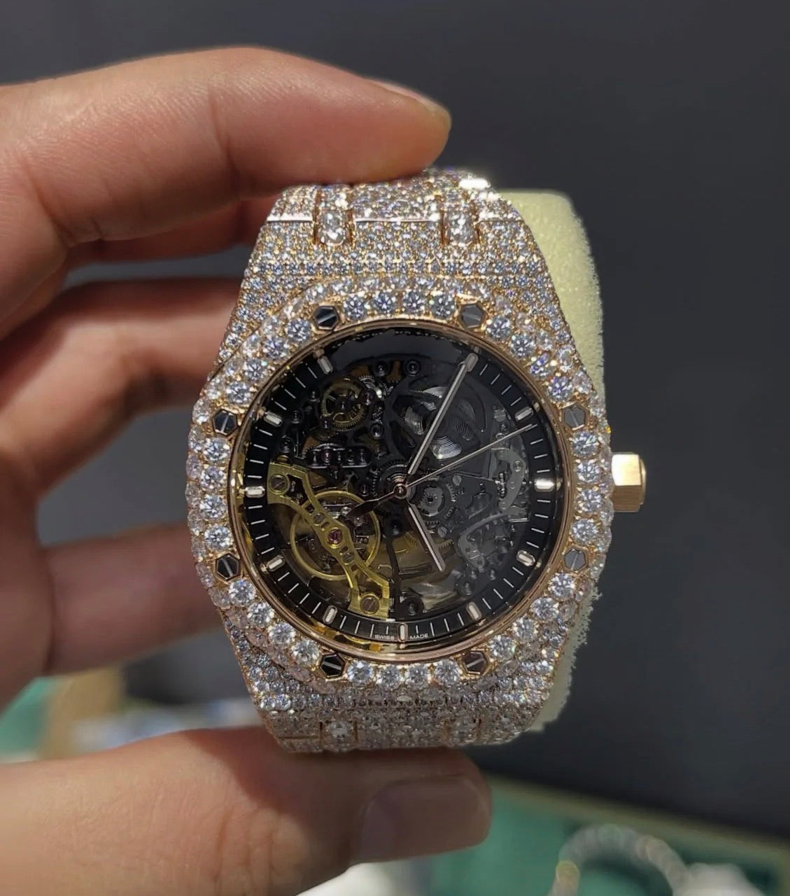 VVS-1 Diamond Watch (Does Arrive With Logo)