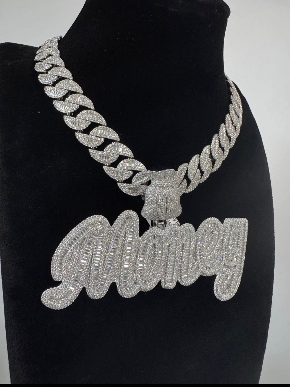 SILVER MOISSANITE CHAIN AND PENDENT