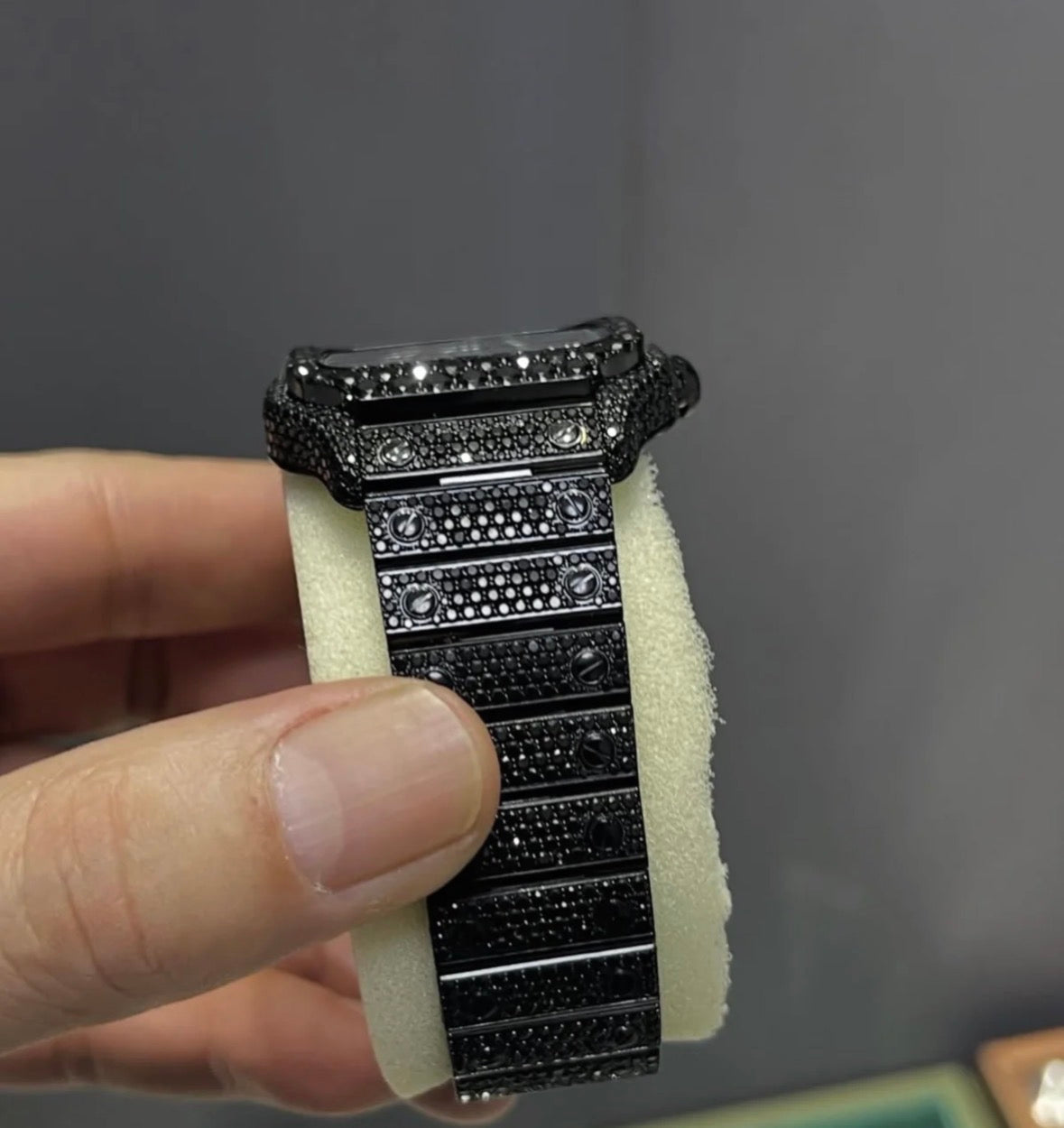 VVS-1 Diamond Watch (Does Arrive With Logo)